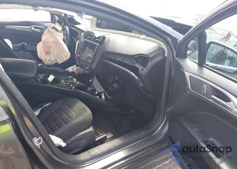 2020 Ford Fusion Se z USA, uszkodzony, nr VIN 3FA6P0LUXLR106423